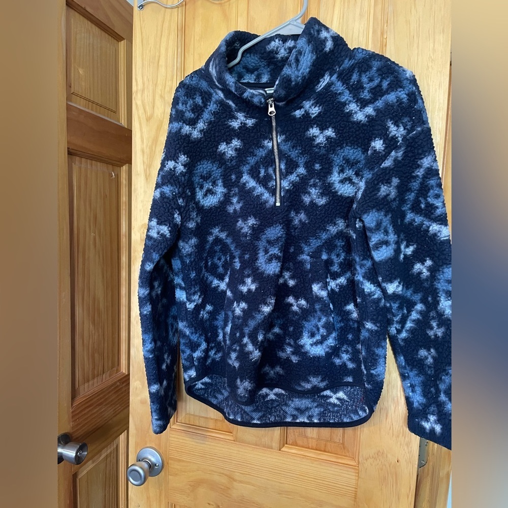 Sherpa sweater. Size medium. Blue very cute
